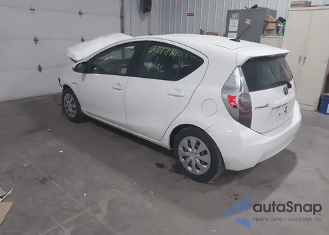 2012 Toyota Prius C Three из США, поврежденный, VIN JTDKDTB34C1008557
